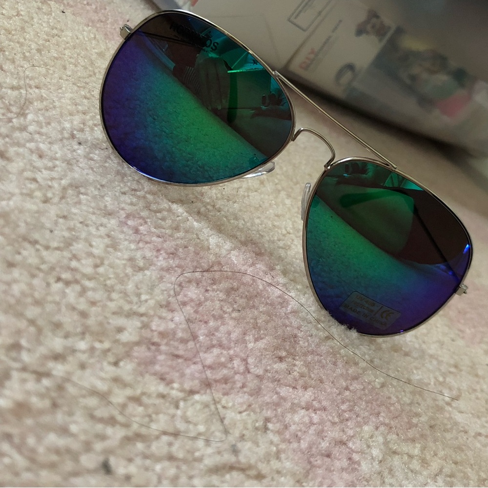 Aviator Sunglasses with Blue and Green Lenses - Picture 4 of 4